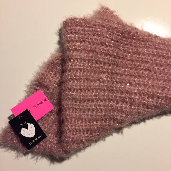 💕 NEW NWT Betsey Johnson cowl infinity pink scarf - Picture 8 of 8